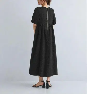그린 라벨 릴랙싱 뽀글뽀글 자카드 절개 원피스 블랙 검정