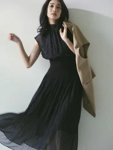 프레이 아이디 도트 슬리브리스 롱 원피스