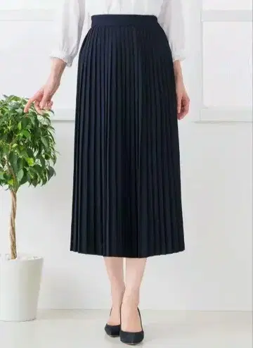 ELENA 네이비 플리츠 스커트