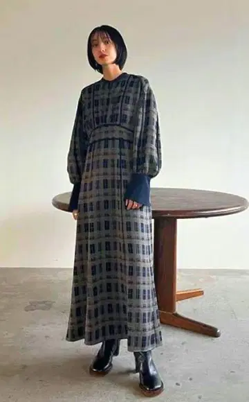 새상품급 CLANE CHECK PIPING ONE PIECE 사이즈 1