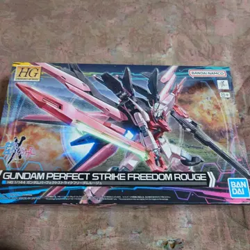 HG 건담 퍼펙트 스트라이크 프리덤 루즈
