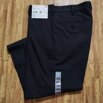 [새상품/정가 이하] UNIQLO 다크 그레이 감동팬츠 76 x 85