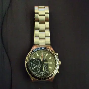 SEIKO 크로노그래프 100m 방수 시계