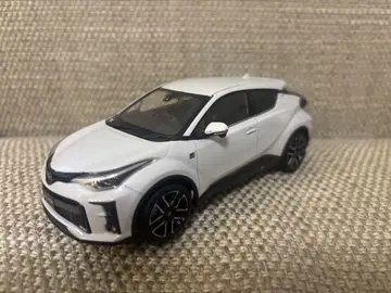 도요타 C-HR GR SPORT 컬러 샘플 화이트 펄