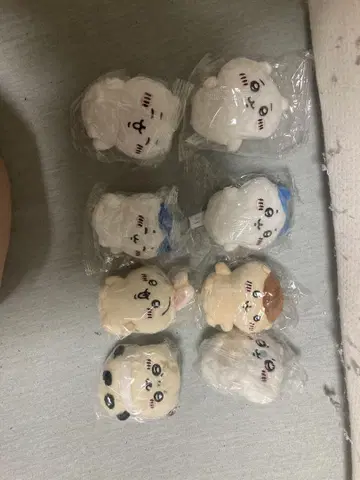 치이카와 앉아있는 봉제 인형 1 2