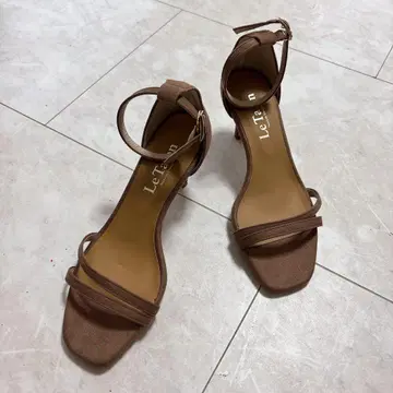 새상품급 Le Talon 르탈론 앵클 스트랩 샌들 23cm