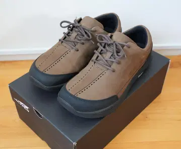 새상품급 ALTRA 알트라 인스팅트 에브리데이 브라운 26cm