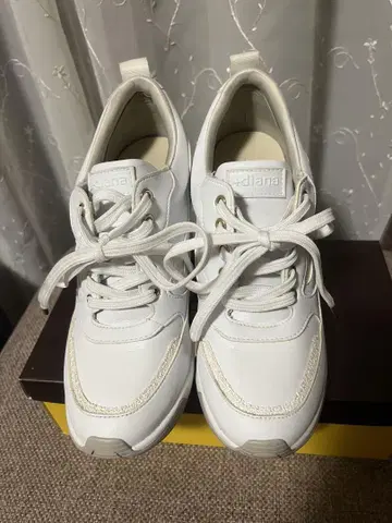 +diana TOKYO 다이애나 DIANA 9cm 힐 업 스니커즈