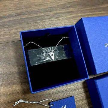 Swarovski 실버 V자형 목걸이