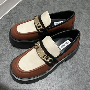 스티브매든 [STEVE MADDEN] 통굽 체인 로퍼