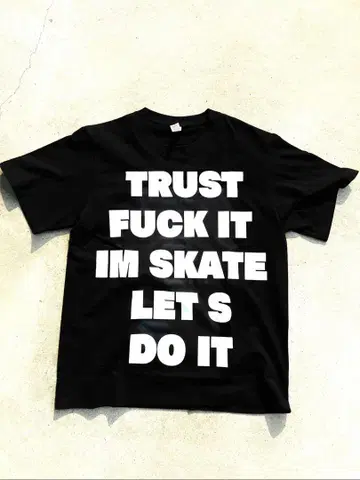 DFLE TRUSTt 셔츠