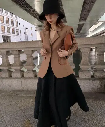 WAIST SHAPE FLARE JACKET Ameri
