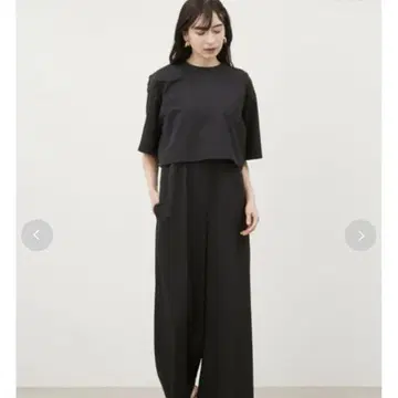 [미사용에 가까움] 미라 오웬 숏 기장 와이드 T셔츠
