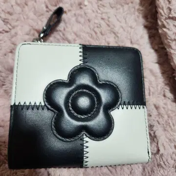 마리콴트 반지갑 흰색 검은색