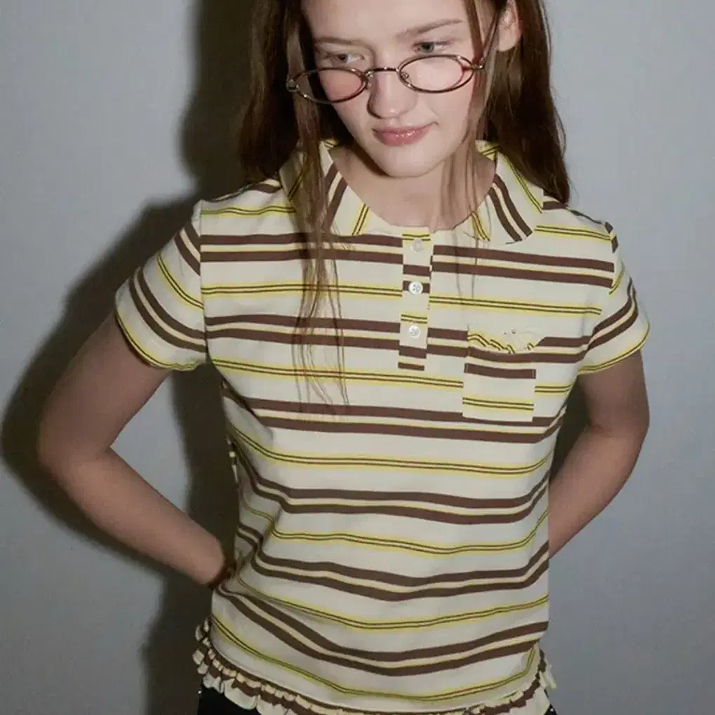 Tシャツ・カットソー RONRON RUFFLE ROUND COLLAR PK T SHIRT CREAM BROWN STRIPE RUFFLE ROUND COLLAR PK T SHIRT CREAM BROWN STRIPE - RONRON 론론