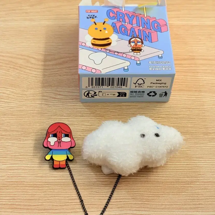 Crying Again デザインボックス Pop Mart Blind Box - Crybaby Crying Again Plush Pendant