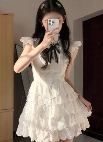 프릴 반팔 화이트 원피스