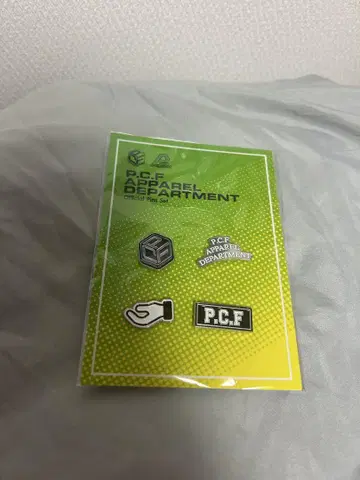 P.C.F 어패럴 백화점 핀 배지 4개 세트