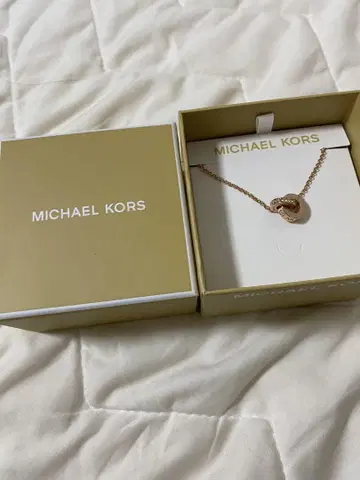 MICHAEL KORS 로즈 골드 목걸이