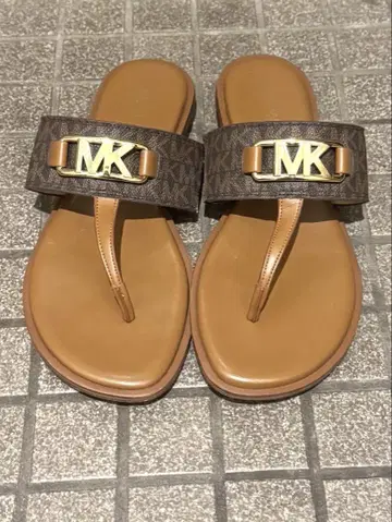 MICHEAL KORS 마이클코어스 샌들