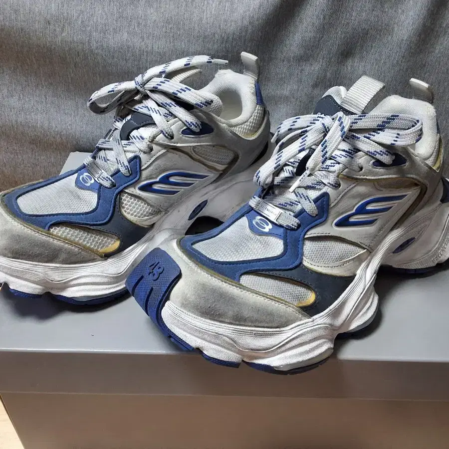 靴 BALENCIAGA cargo 43 Balenciaga Cargo Sneakers Size 43 : r/QualityReps