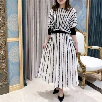 인기 모노톤 프릴 셋업