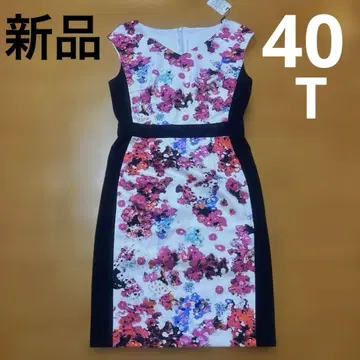 핑키 앤 다이앤의 플라워 프린트 무릎 기장 원피스. 40. 새상품.