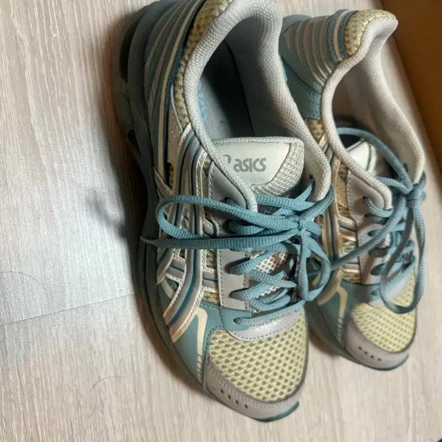 Asics Gel Kyrios Cream Oyster Grey Asics GEL-KYRIOS 