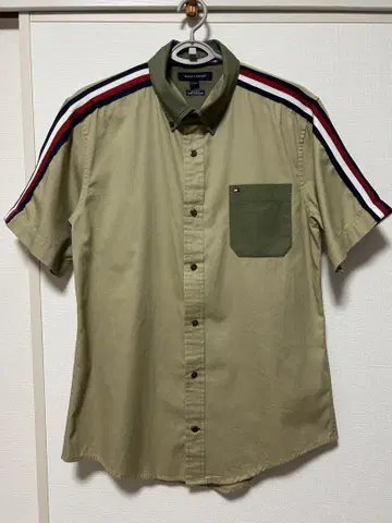 TOMMY HILFIGER 카키 반팔 셔츠 L 새상품급