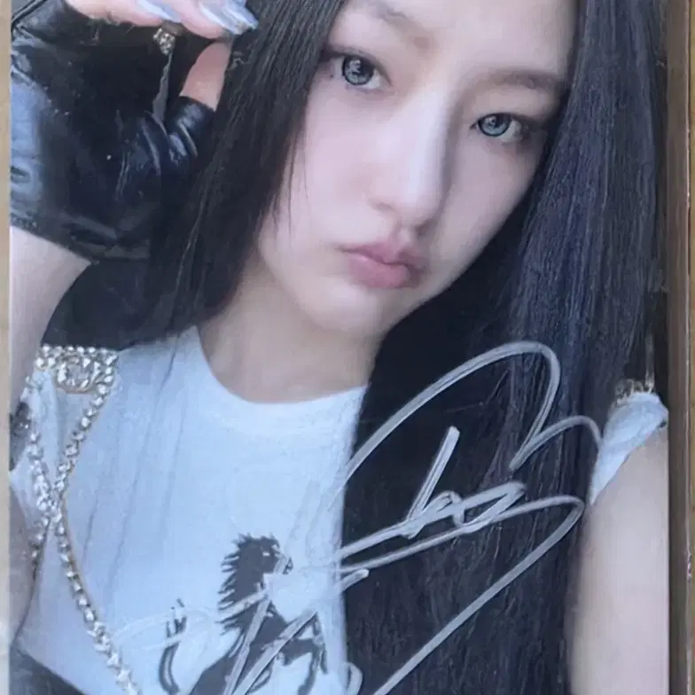 Kiss of Life belle sign polaroid on Bunjang Global Site.