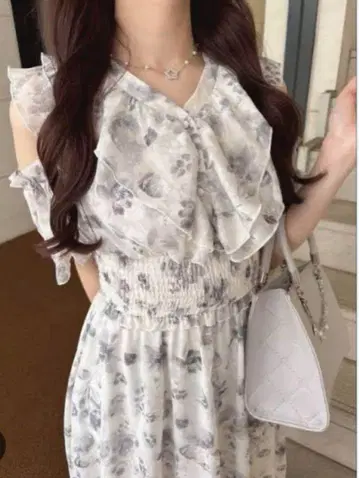 evelyn 어깨 트임 OP