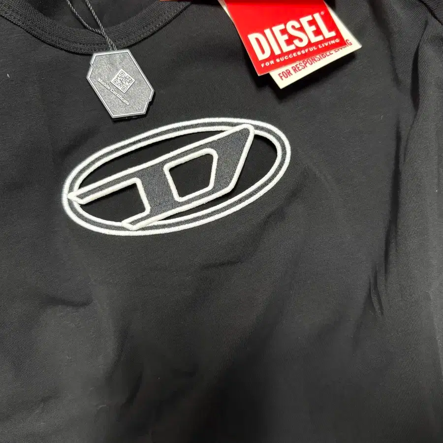 W) ディーゼル T-アンジ ピーカブー ロゴ Tシャツ ブラック XS Diesel