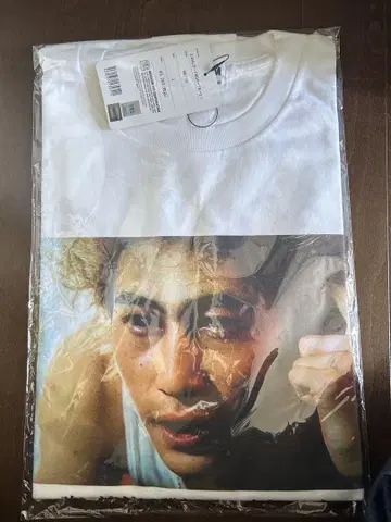 화이트 T셔츠 쿠보즈카 요스케