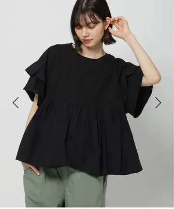 프릴 절개 페플럼 T셔츠