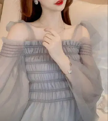 그레이 쉬폰 오프숄더 블라우스