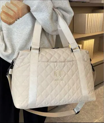 베이지 퀼팅 숄더백