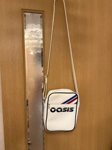 OASIS 숄더백 화이트