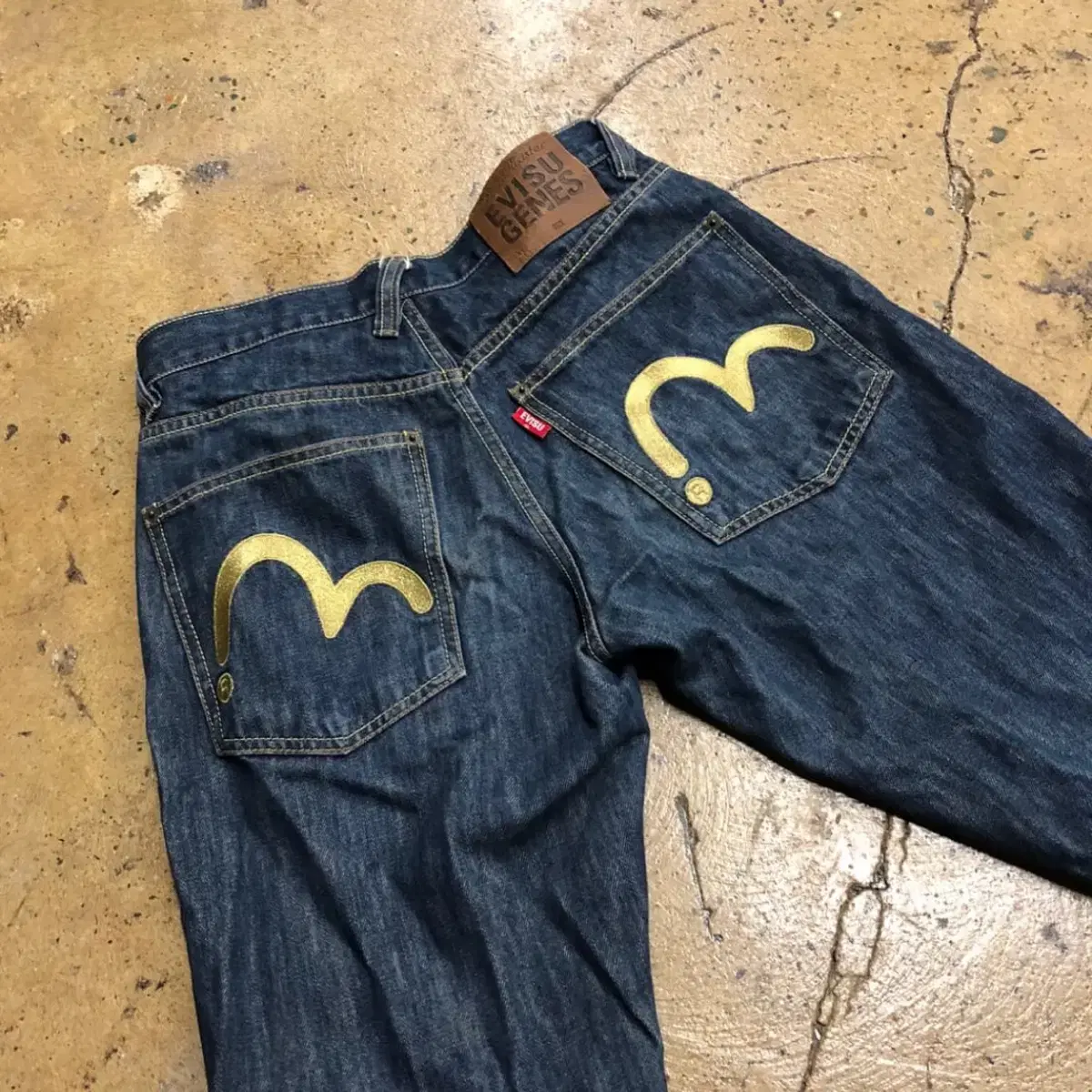 白沢刺繍 リラックスフィットデニムジャケット – EVISU