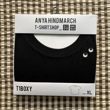 유니클로 x ANYA HINDMARCH 박시 T셔츠 XL