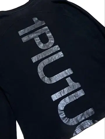 큼직한 새상품급 1PIU1UGUALE3 RELAX 백 로고 티셔츠