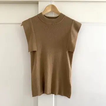 CLANE SQUARE SLEEVE KNIT TOPS 슬리브리스 니트