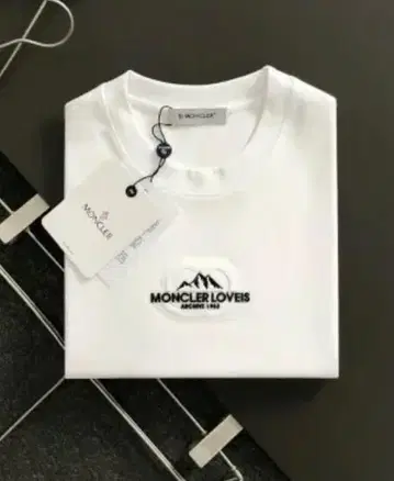 MONCLER 화이트 티셔츠 신상 새상품