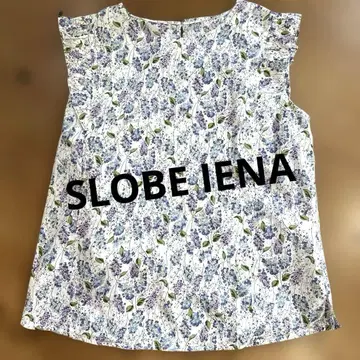 SLOBE IENA 라일락 패턴 플라워 프린트 프릴 소매 슬리브리스