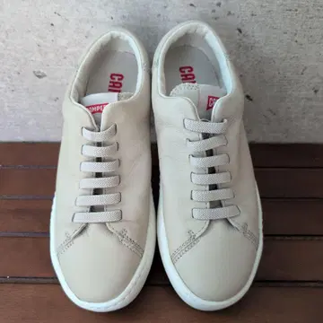 캠퍼 스니커즈