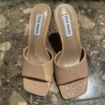 STEVE MADDEN 크로커다일풍 뮬 베이지
