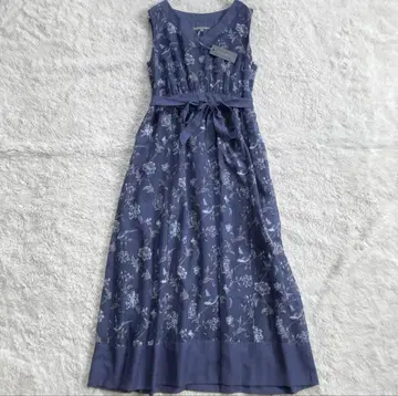 LAURA ASHLEY 네이비 꽃무늬 롱 원피스