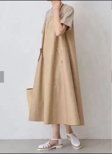 비어즐리 컷 콤비 플레어 원피스 베이지