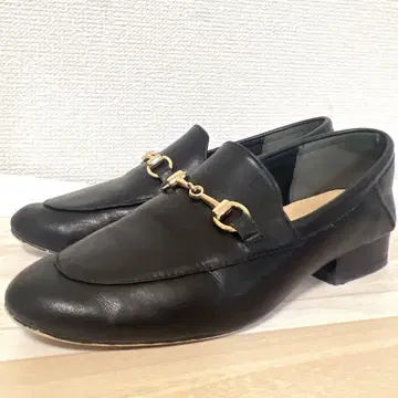 새상품급 fin 비트 로퍼 블랙 가죽 저반발 22.5cm
