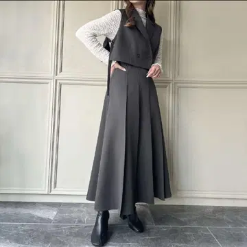 JUNOAH 주노아 셋업 차콜 그레이 베스트 스커트