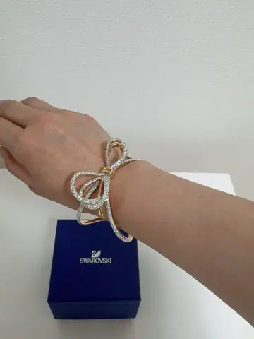 [새상품급] SWAROVSKI 스와로브스키 리본 LIFELONG BOW